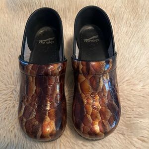 Dansko size 41 Clogs. Brown Tiger Eye design